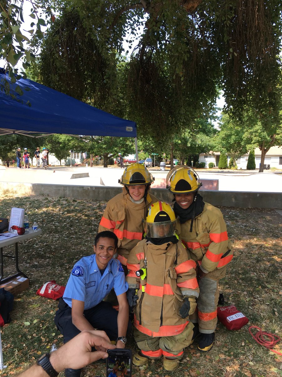 grumpybear1978's tweet image. @SeattleFire  big shout out and thank you to these 3 cadets who just spent the last 1.5hr hanging out with this future fire fighter.
