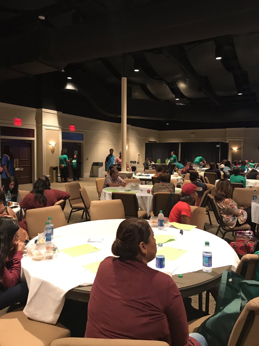 EERocks_MNPS's tweet photo. Great day at Parent University @MetroSchools so awesome to talk with parents and students!! #EERocks https://t.co/pHz6NKxGN2