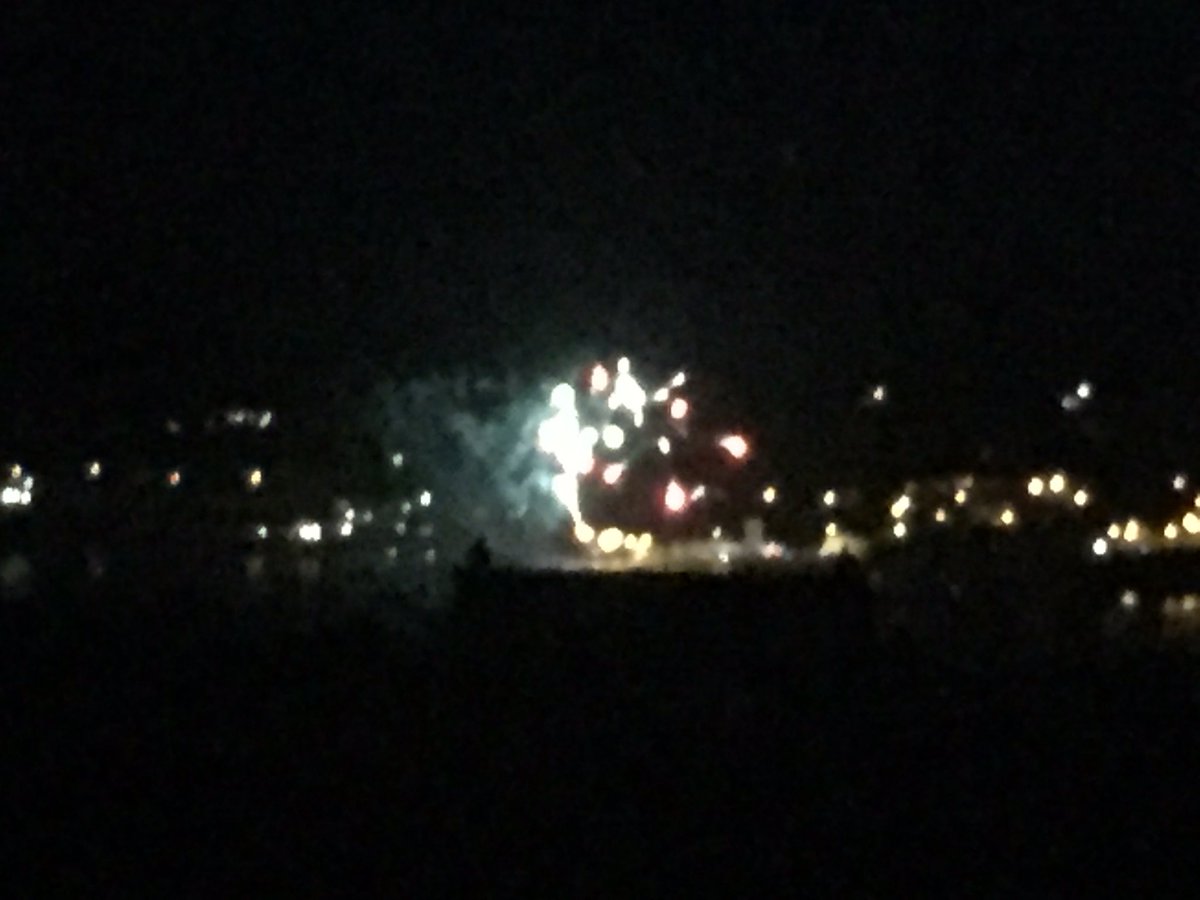 torban69's tweet photo. My great out of focus shots of the fireworks on Schull Pier for #CalvesWeek https://t.co/bTGzrjio1D