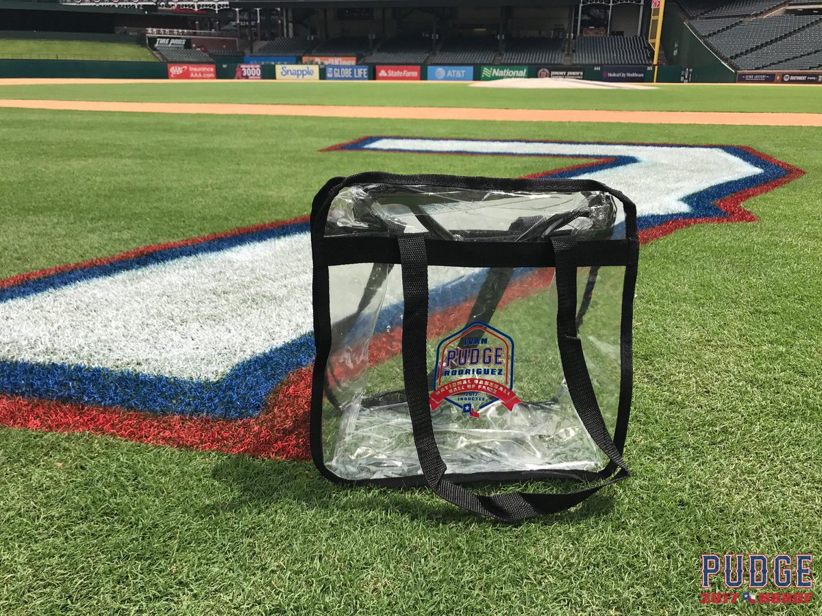 Rangers's tweet photo. RT for a chance to win this special @Pudge_Rodriguez bag! We're giving away 7️⃣ in honor of #️⃣7️⃣ being retired tonight. #Pudge7 https://t.co/iMxkTu3ULC