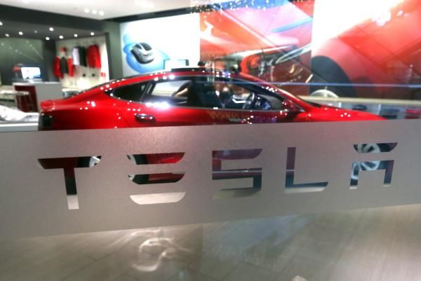 MoraiMotion's tweet photo. Like it or not, #ElectricCars are on track to replace carbon burning internal combustion engines. https://t.co/fuLKuGp1I2 #thefutureisbright https://t.co/G0MtXa6pkq