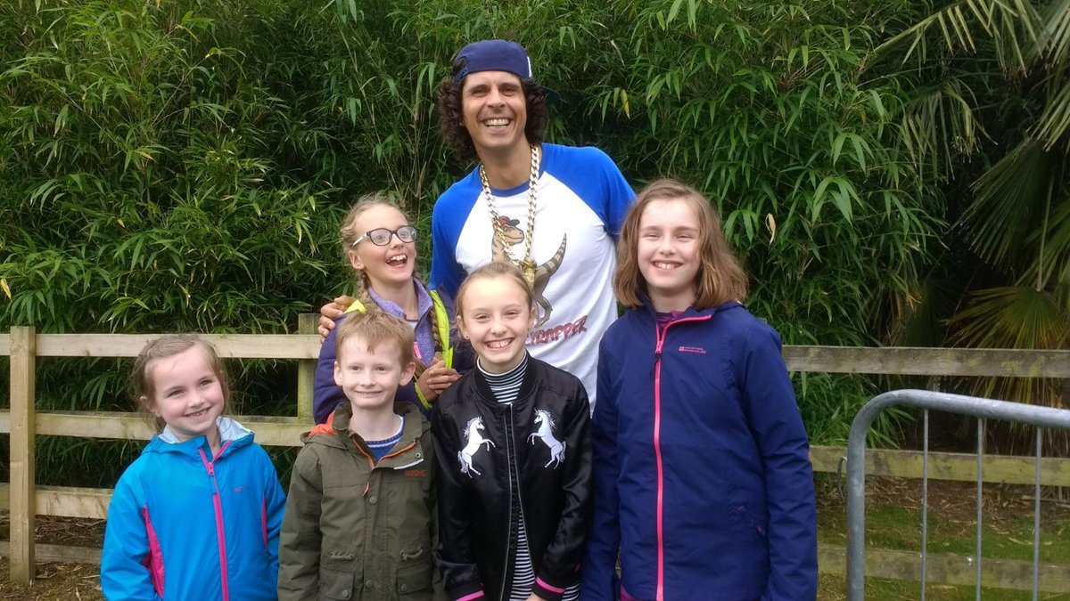 Elm_Melanie's tweet photo. This #mummysaurus had a great day @LightwaterV and met @AndyDayTV from #CBeebies - the kids were all star struck 😍 https://t.co/gI1K1SpSJo