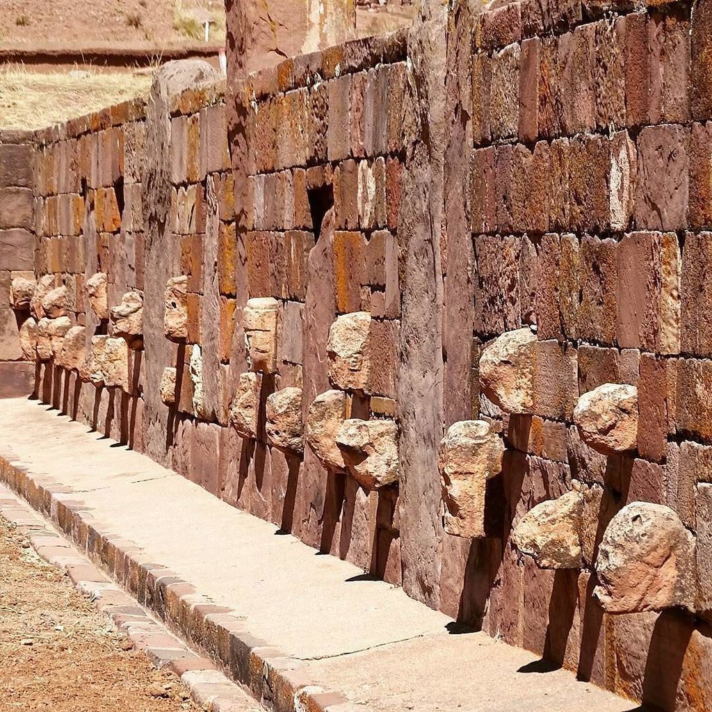 explore_bolivia's tweet photo. The #magnificent #Tiwanaku 😎😍 #Fantastic photo by @albert_ac2 👏🏼👏🏼👏🏼 join us and let's continue to #explorebolivia… https://t.co/P5R0GEjn5p https://t.co/otsmxA33e7