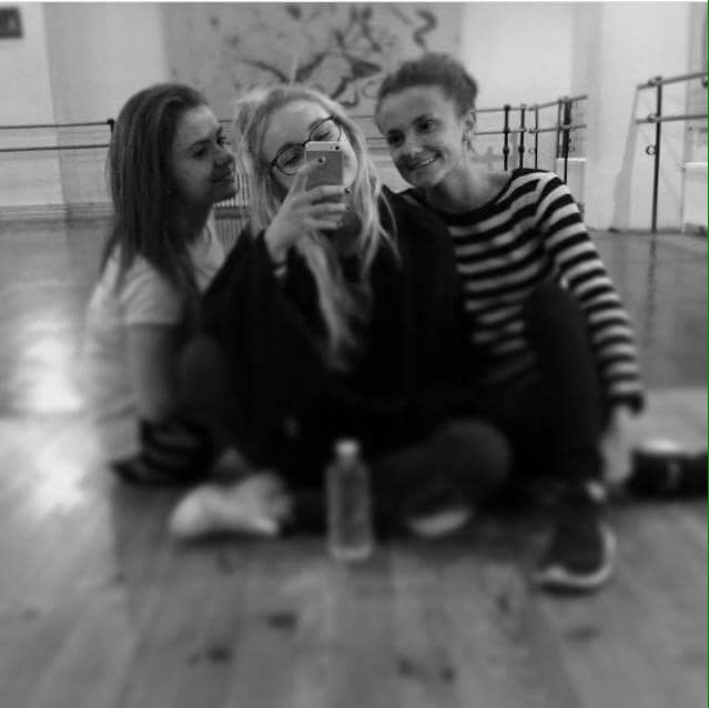 Lisa_Ccht's tweet photo. « Partenaire de danse, partenaire de rire, partenaire de vie » 🙆🏼❤️🙆🏽 https://t.co/gF5i2pec2I