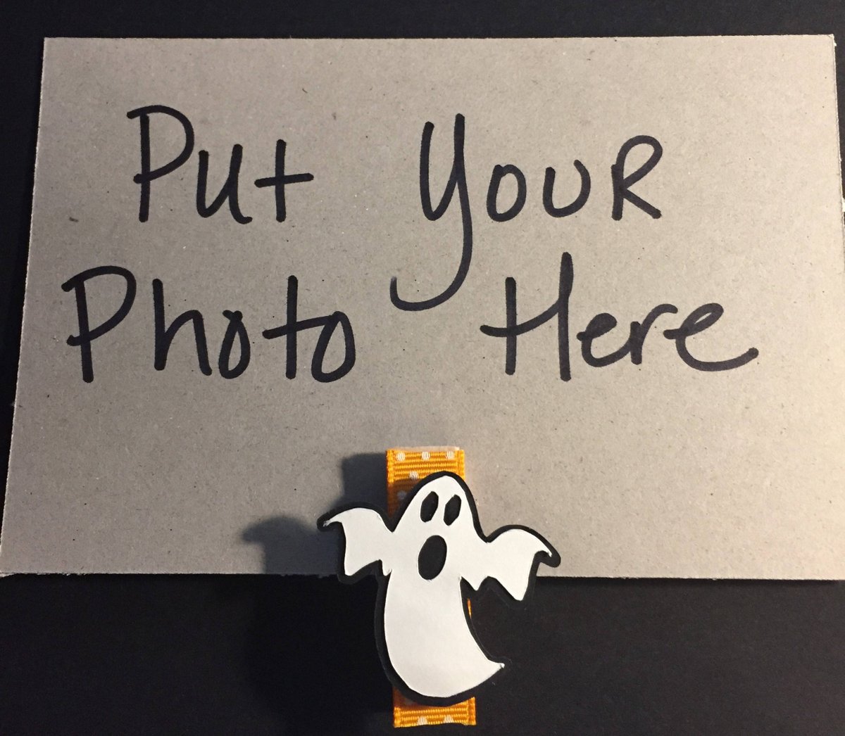 paperbaubles's tweet photo. Ghost Photo Holder https://t.co/3NHYjUUhow #Etsy #JennysPaperBaubles #Memories https://t.co/3jORLKE1T9