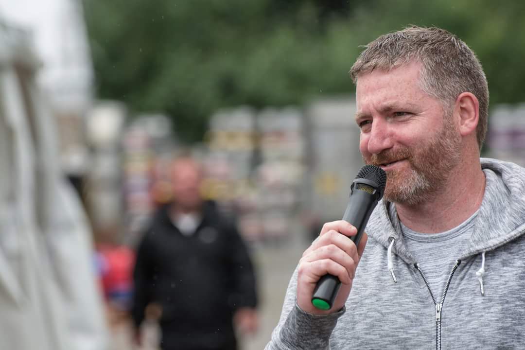 Piccadilly Lancaster tweet media