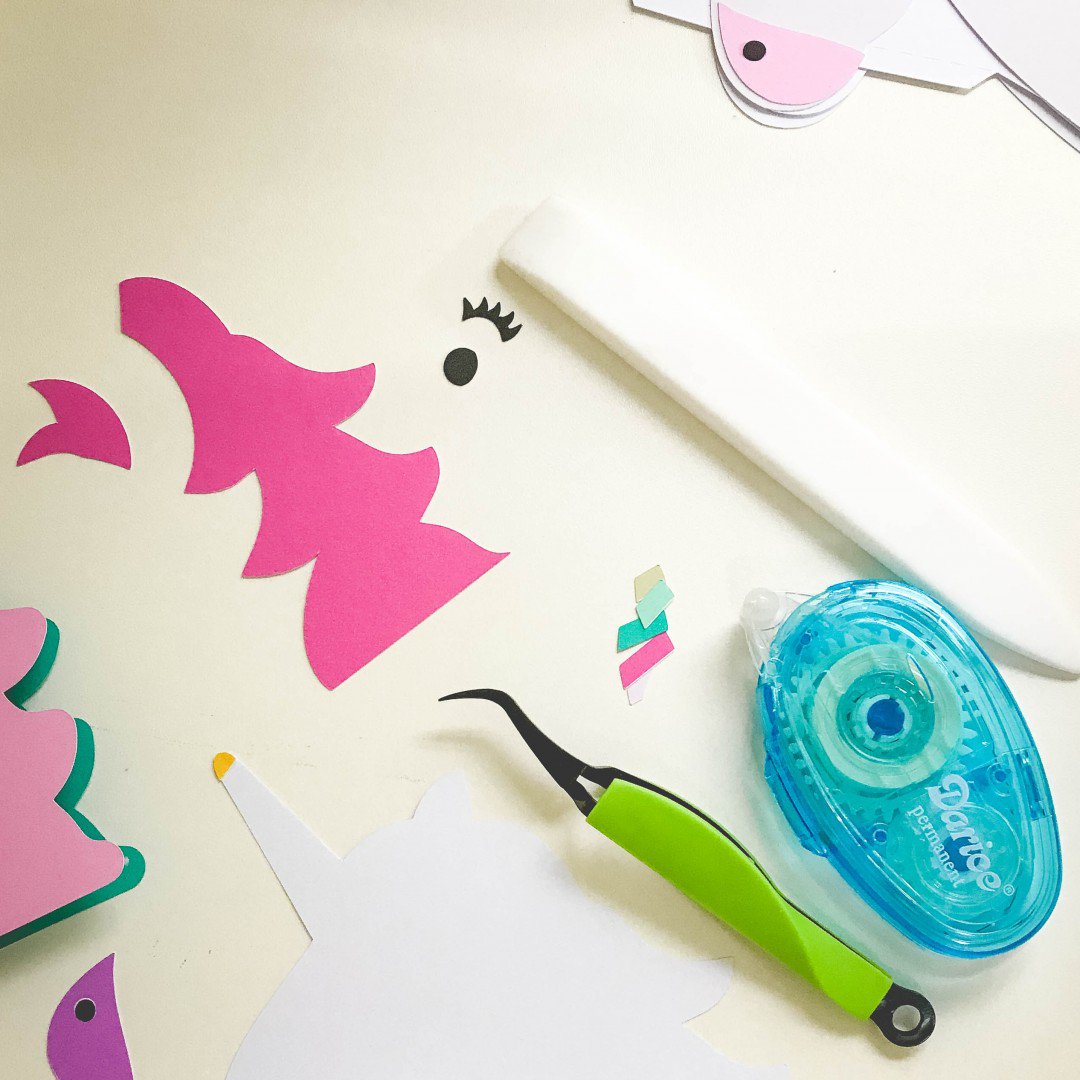 studioilustrado's tweet image. My Favorite tools + Silhouette ❤️

#bonefolder #TeflonBoneFolder #Darice #pe... instagram.com/p/BXs_kIqH6ri