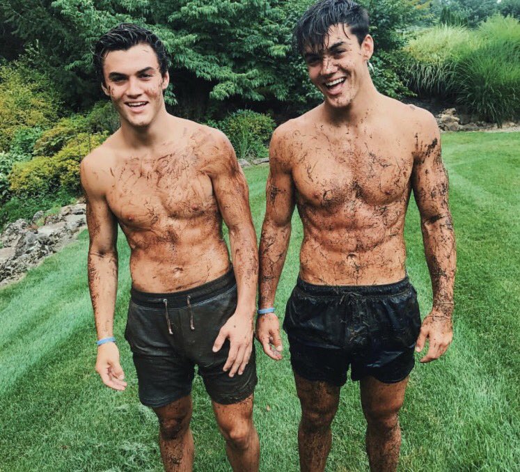 Muffin_Tish's tweet photo. My #TeenChoice for #ChoiceMaleWebStar is @GraysonDolan and @EthanDolan 
I love you both so much❤❤ https://t.co/7VX8ASKugk