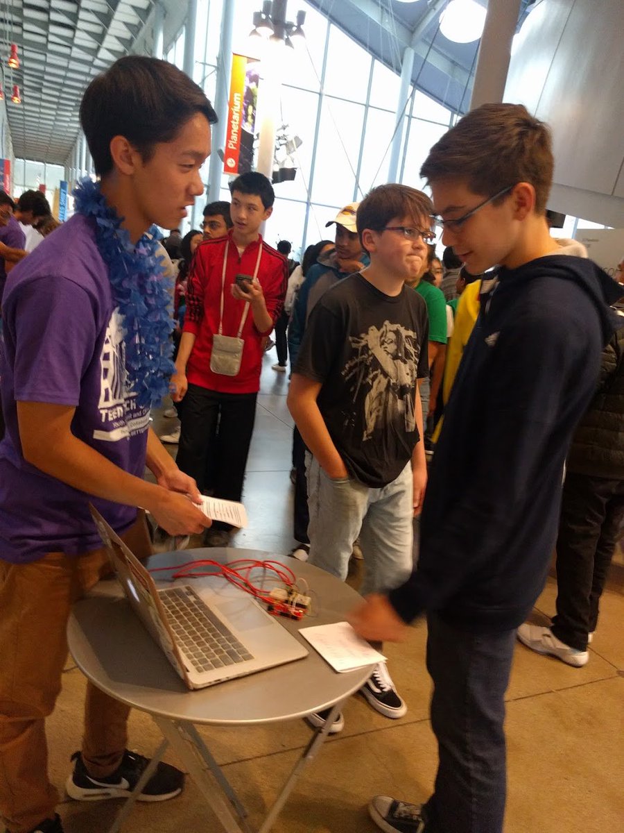 teentechsf's tweet photo. Student leader Ben from @TeenTechSF explaining how to set up a Proximity Sensor using @Arduino microprocessor @CalAcademy #TeenScienceNight https://t.co/Pgo8Scns4d