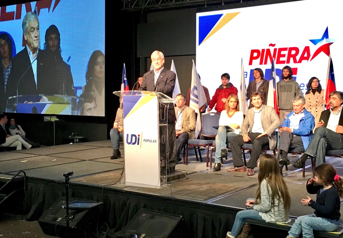Duranasenador's tweet photo. S. Piñera; "La unidad no es una opción, es una obligación y es el camino para representar a millones de Chilenos" #Consejo General #UDI2017 https://t.co/UFCvPCQFkO