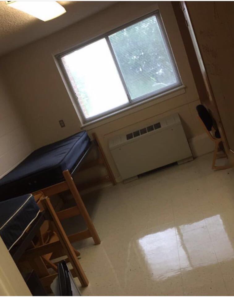 KyleRyanSells's tweet photo. I think they may survive freshmen year in style! #tuthut #universityofalabama #makeover #dormmakeover #before&after#jillrocks! https://t.co/fJAaLRQ7Eq