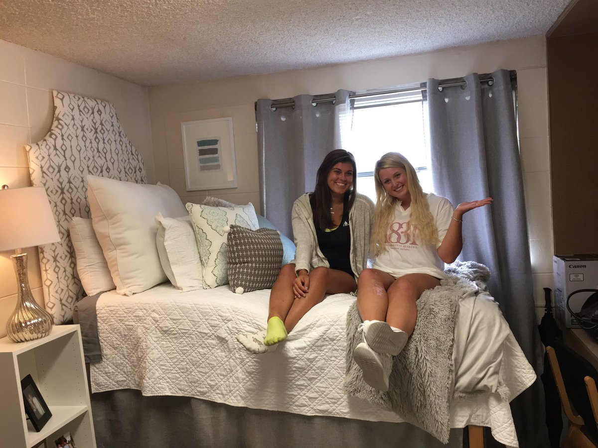 KyleRyanSells's tweet photo. I think they may survive freshmen year in style! #tuthut #universityofalabama #makeover #dormmakeover #before&after#jillrocks! https://t.co/fJAaLRQ7Eq