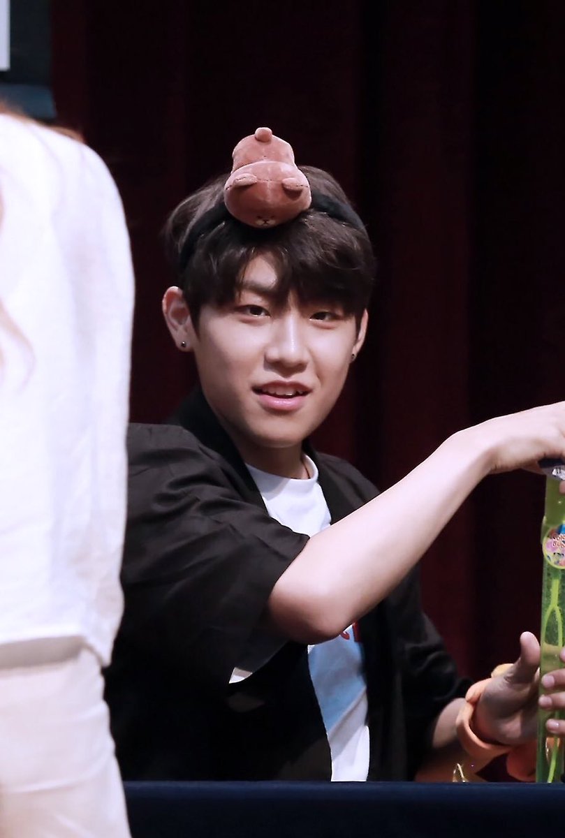 EJ104_'s tweet photo. บราวน์ต้องคู่กะโคนี่ถูกมะ💕 #อูซอบ https://t.co/JqqTfcxZ0r