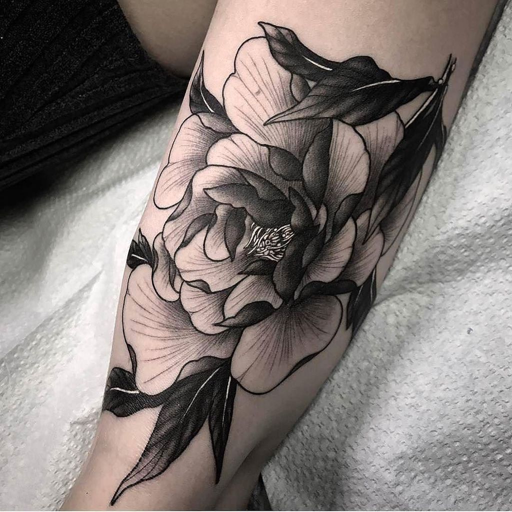 Flower by <a href="/squirestrahan/">squire strahan</a> at Trilogy Tattoo in Brandon, Florida. #flower #squirestrahan #trilogytattoo #brandon #fl… ift.tt/2wSfFX4