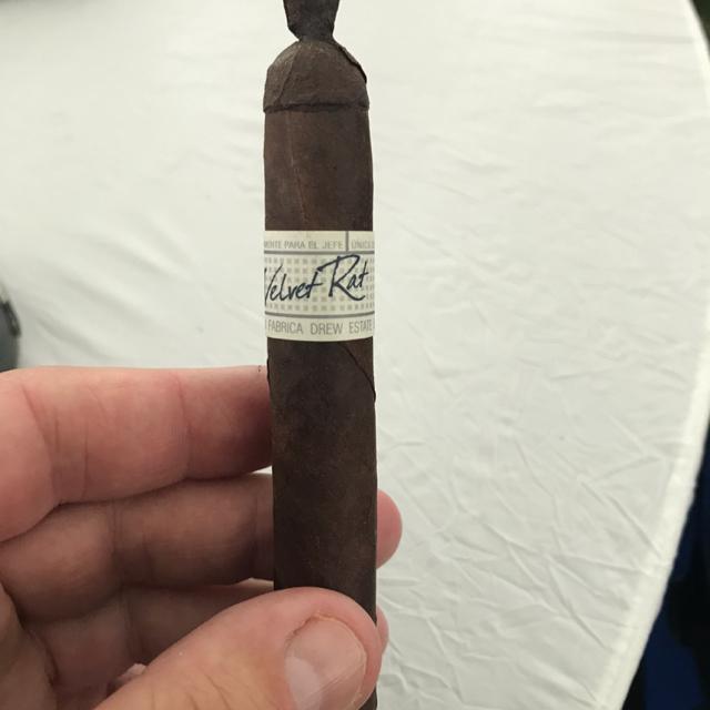 BPaul33's tweet photo. I just smoked a Liga Privada Unico Serie Dirty Rat on @drewdiplomat! #DE4L https://t.co/V19nEFZxL4