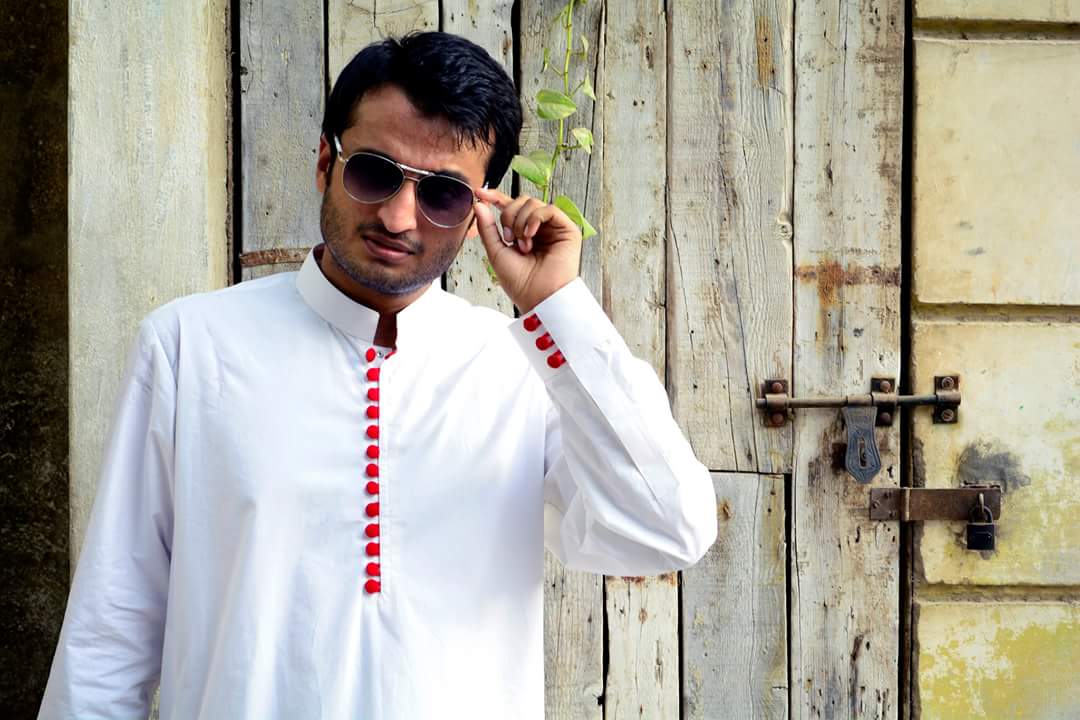 Aunry_91's tweet photo. Jumping on the bandwagon, here's my contribution to #PakistaniStyle with some throwback to photoshoot for @WhyGenApparel
#whygen #Pakistan https://t.co/lQXSBnLIGy