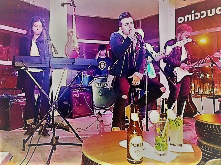 9TimeBoxesBand tweet picture