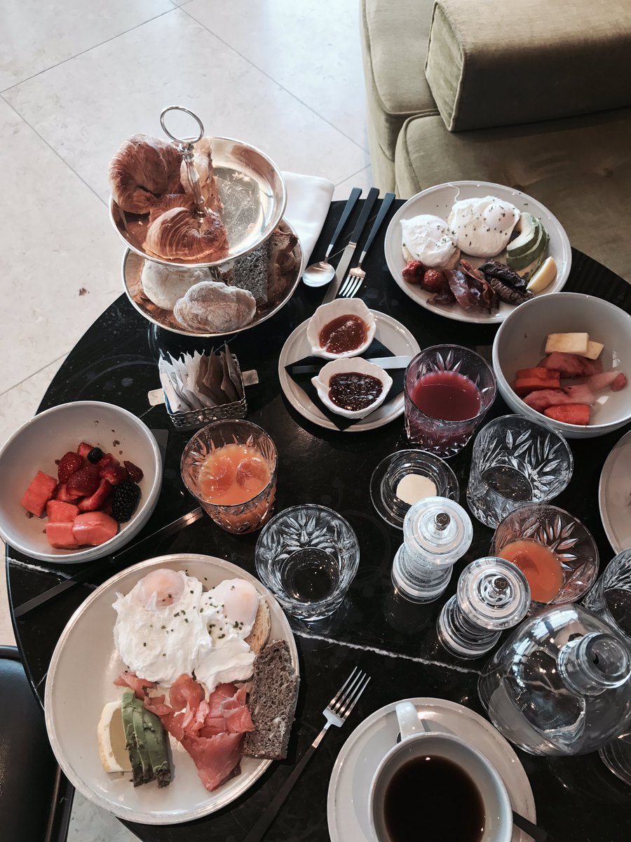 This breakfast though 😍 <a href="/MemmoPReal/">Memmo Príncipe Real</a>