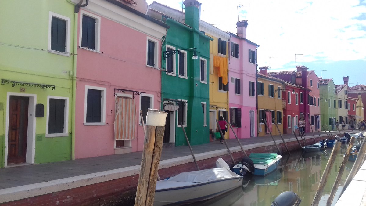 LucieH_GHMP's tweet photo. ...colourful island in #Venice...#Burano #ARTisColourful #ARTisFairyTale https://t.co/daTe9QgnTl https://t.co/tHiWYFwCh8