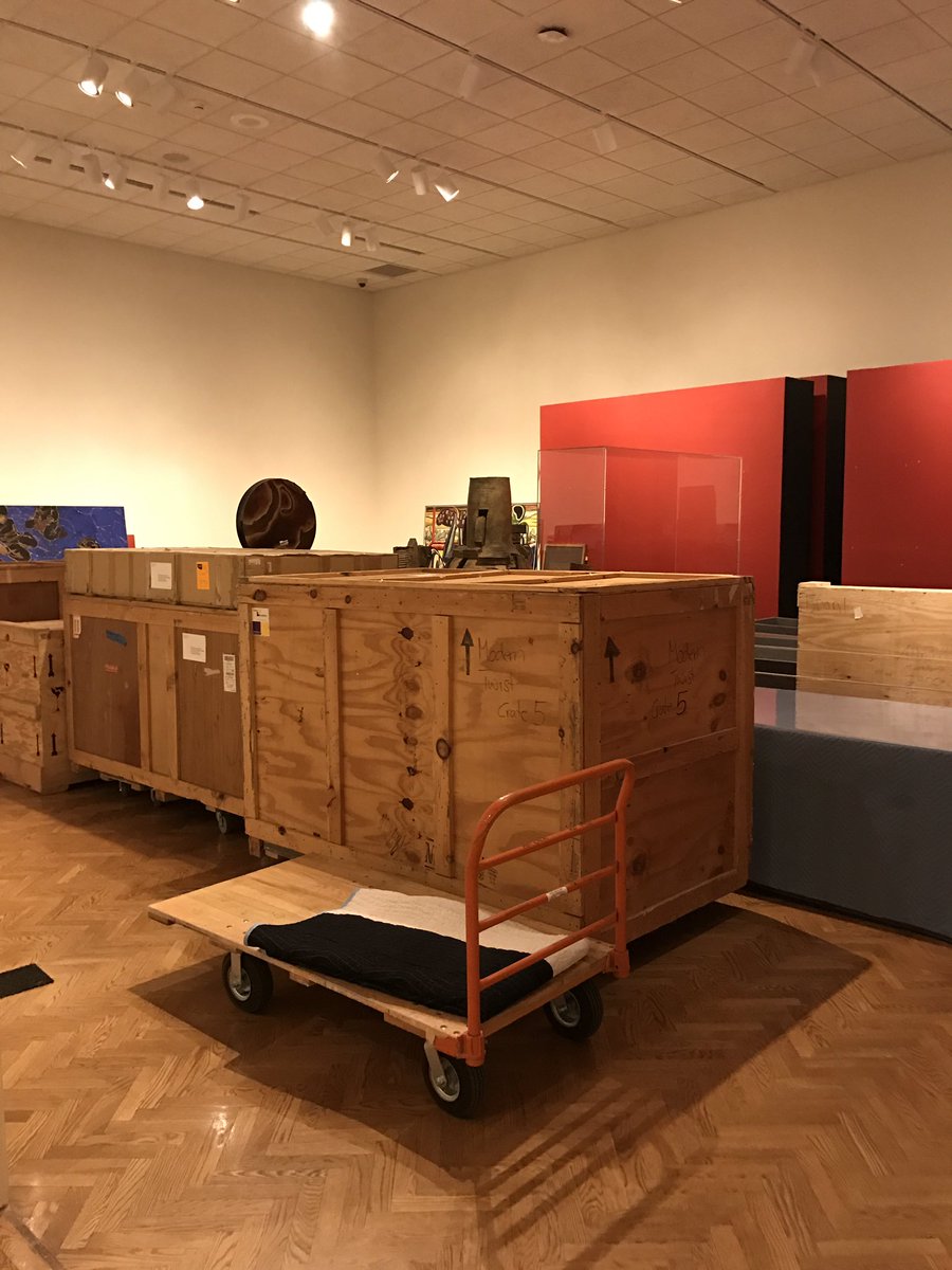 wtfarthistory's tweet photo. Finally got to see galleries 255, 258, and 265 @artsmia #somuchmess #closedgalleries #stanchionsfordays https://t.co/FAr0yJrvsF