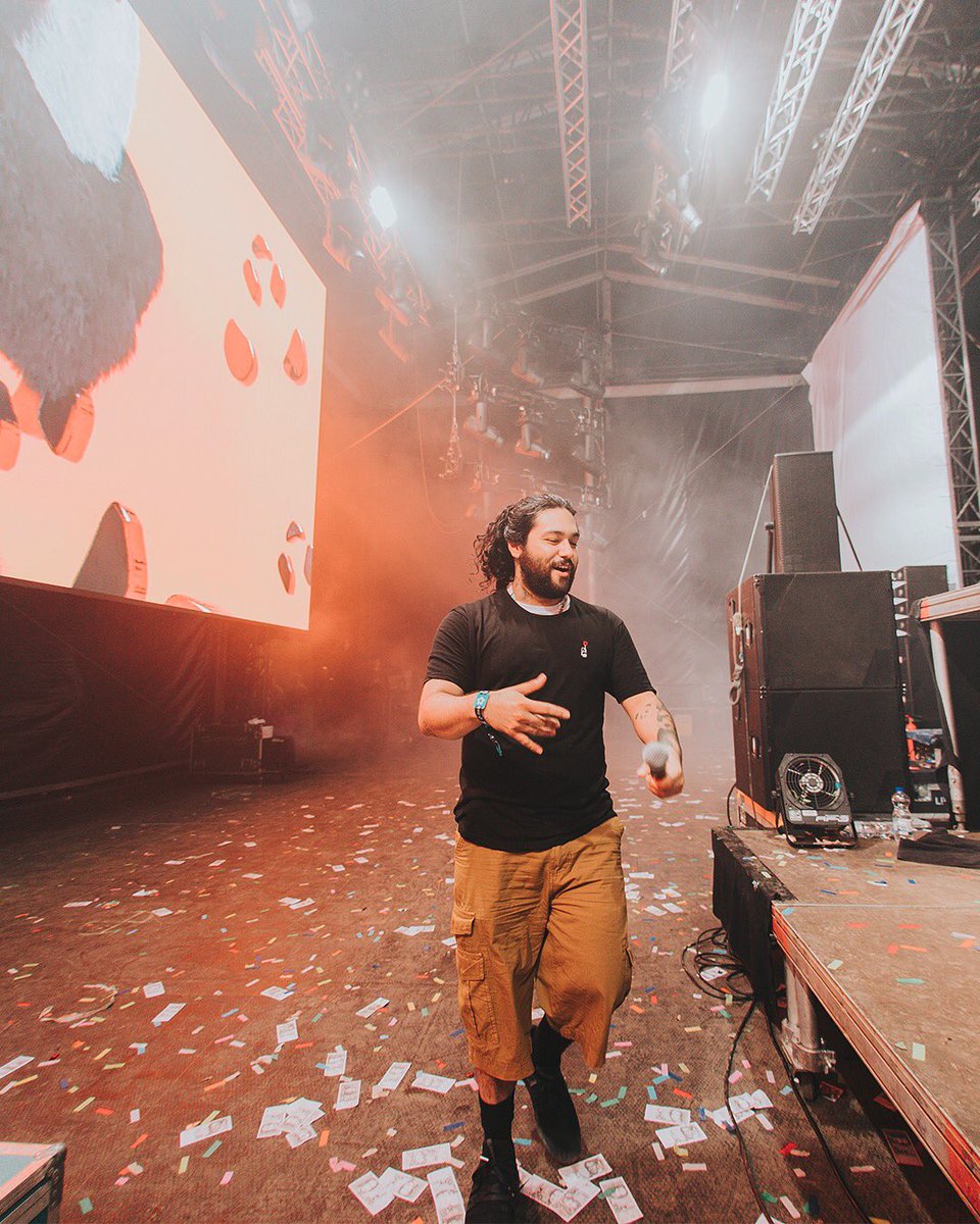 Deorro's tweet photo. what a blessing
what a privilege 
what an adventure

thank you for these moments https://t.co/H6JjeF9PQa