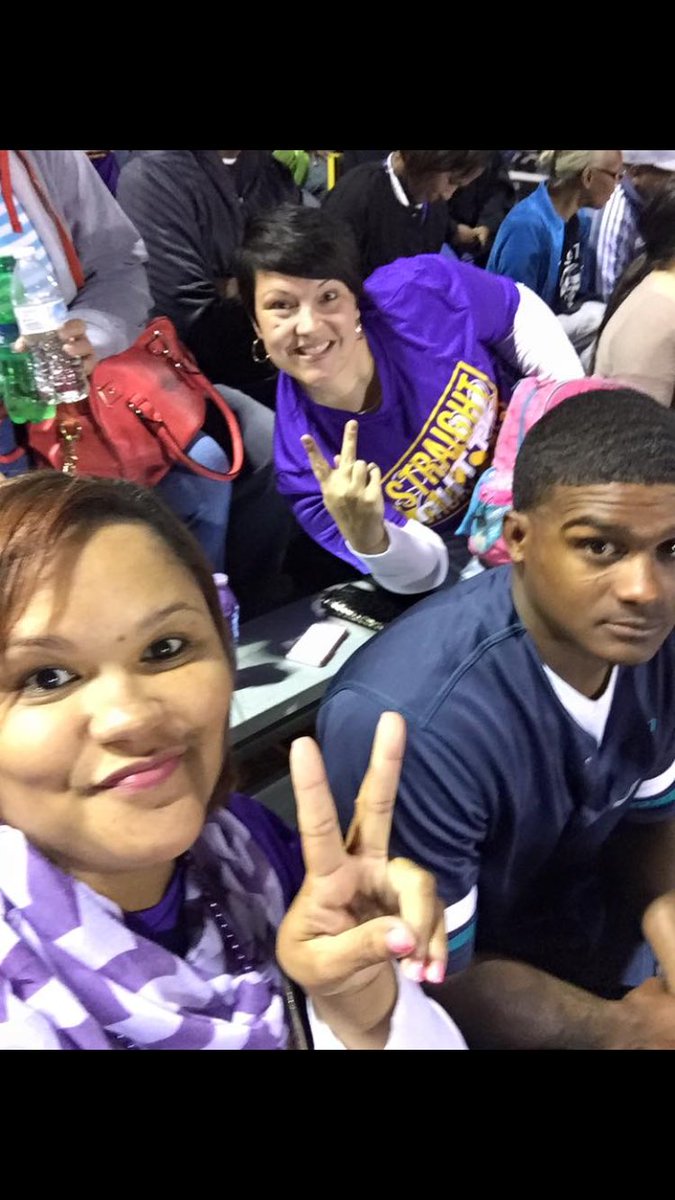 beezyrenay's tweet image. I swear I could hear you all last season...fussing and cheering #resteasysam