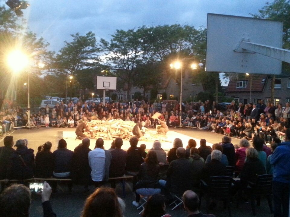 #theaterterras gratis openhaard hout op te halen @vanostadeplein