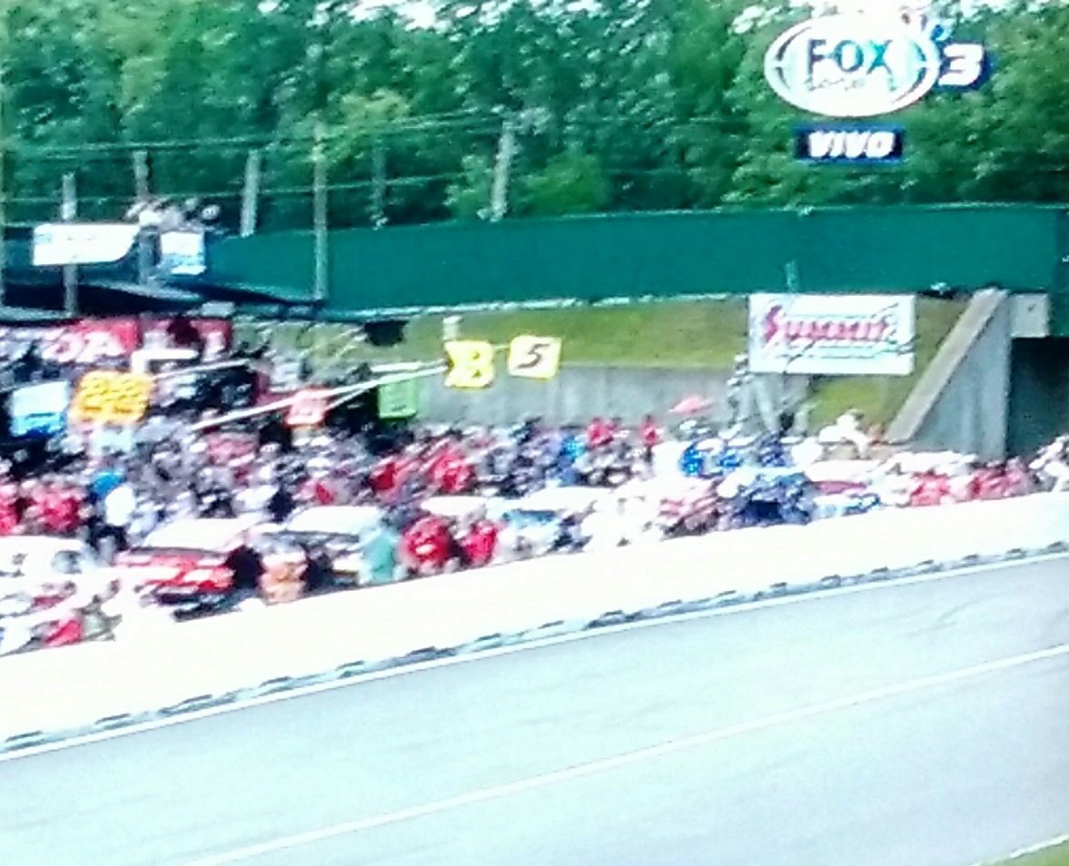 castilloteam23's tweet photo. #nascarxfox tendría q estar Daniel Suárez xq es el actual campeón de la categoría @jccasco y @elpatogalindo https://t.co/YwHvmn1g1D