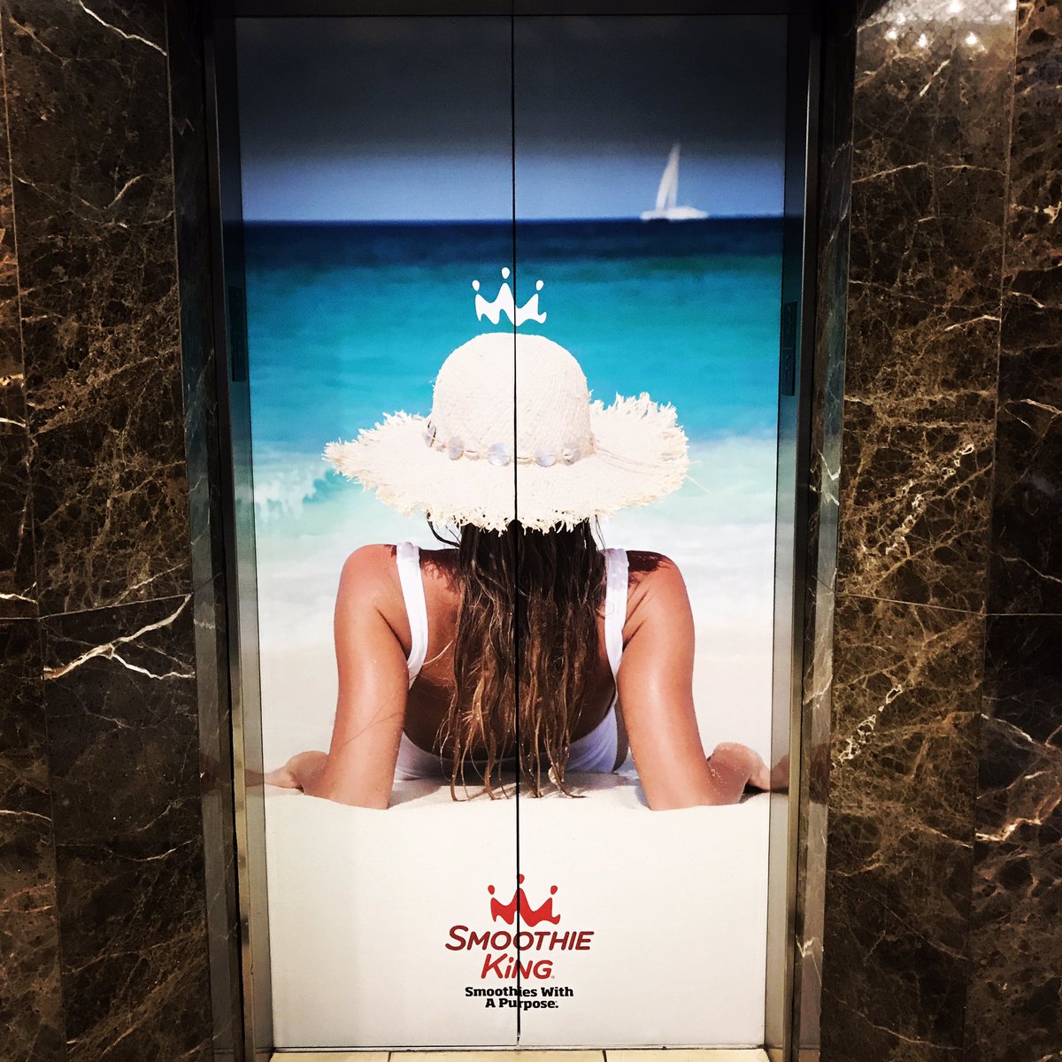Printandexhibit's tweet photo. #elevatorwrap printed and installed by #superiorprintandexhibit. We produce install nationwide for #corporateevents. #nationwidesignage https://t.co/2gl47oKh5g