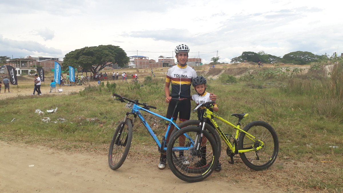 jeroescobar123's tweet photo. En Zarzal Valle del cauca en la #copashimano https://t.co/u5t4so9BjZ