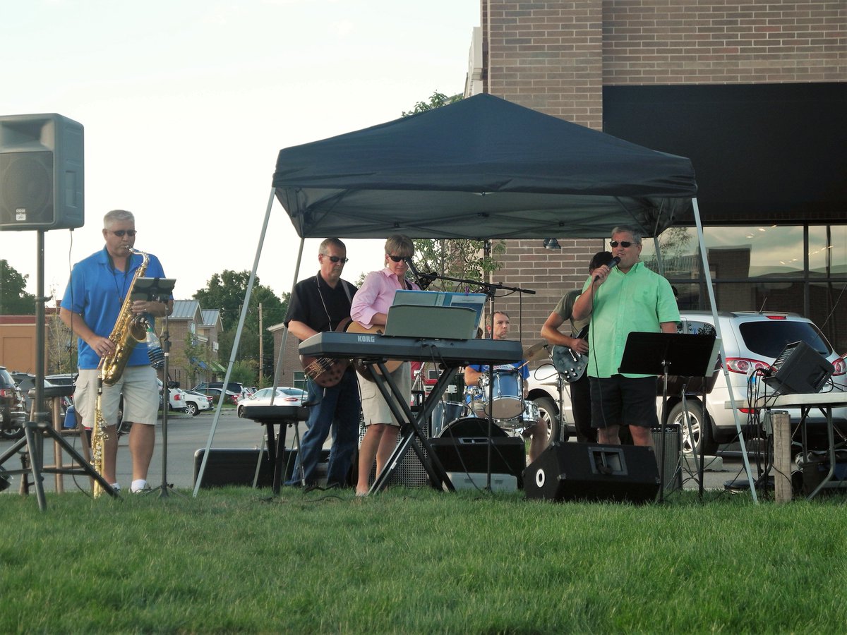 McCandlessXing's tweet photo. Endeavor will be back for #MusicatMcCandless on Monday night! 6pm #pittsburgh #livemusic https://t.co/O1qFbH9d6i