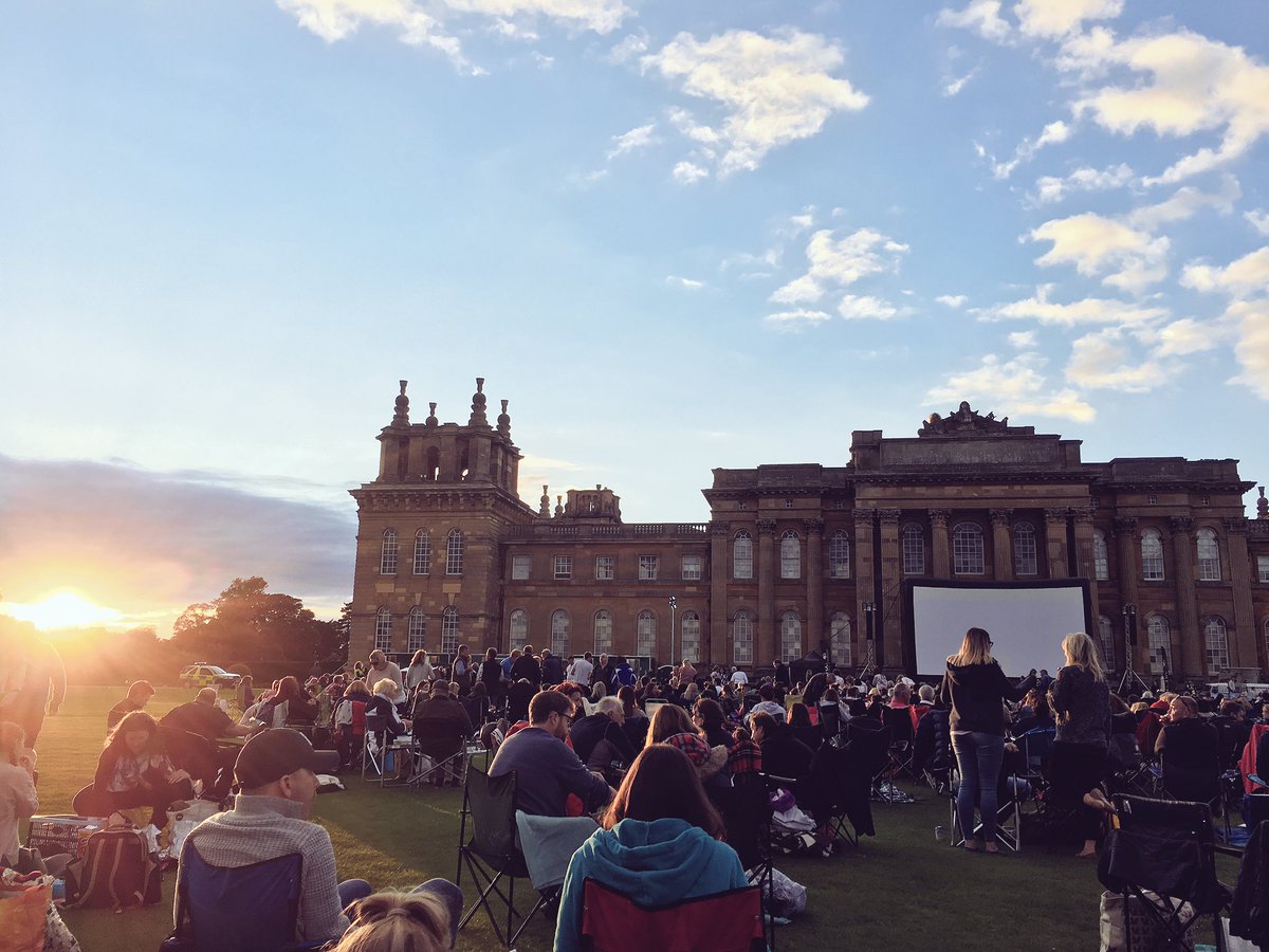 JamesssBurton's tweet photo. Grease on show at Blenheim Palace @TheLunaCinema 🎬 #nomeetandgreets https://t.co/BG0xateDJQ