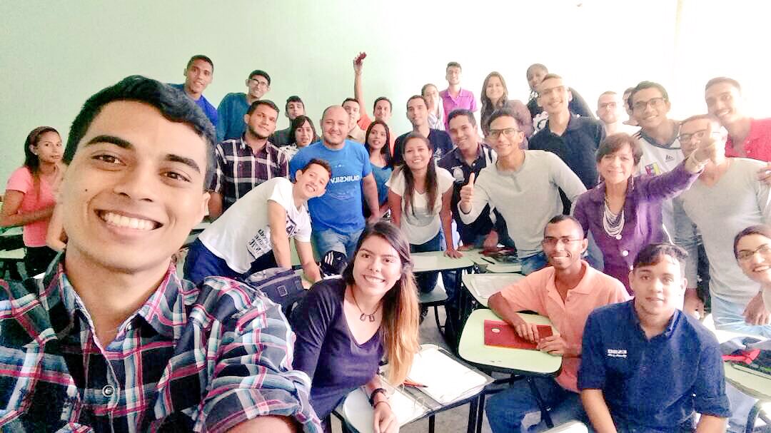 Otro #MomentoCEUJAP con #GciaProduccion e #IngProcesos en <a href="/ceujap/">CEA Internacional</a> junto a <a href="/ElsaParraga/">Elsa Parraga</a> #AprenderHaciendo