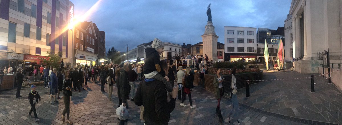 promedicusltd's tweet photo. Covering @RevolutonArts #Lutonlights #colouroflight festival. https://t.co/oIMcCTPjfx