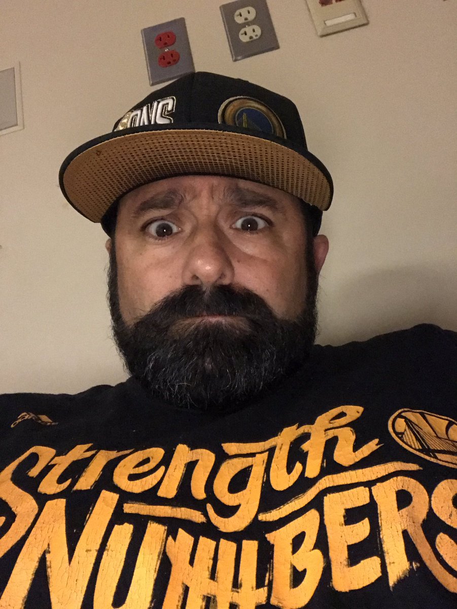 phatbeats's tweet photo. Aaaand we're back!! Just a waste your day in the ER kinda Saturday #KidneyStones #Been3Years #pain https://t.co/AJ4qKO8yjG