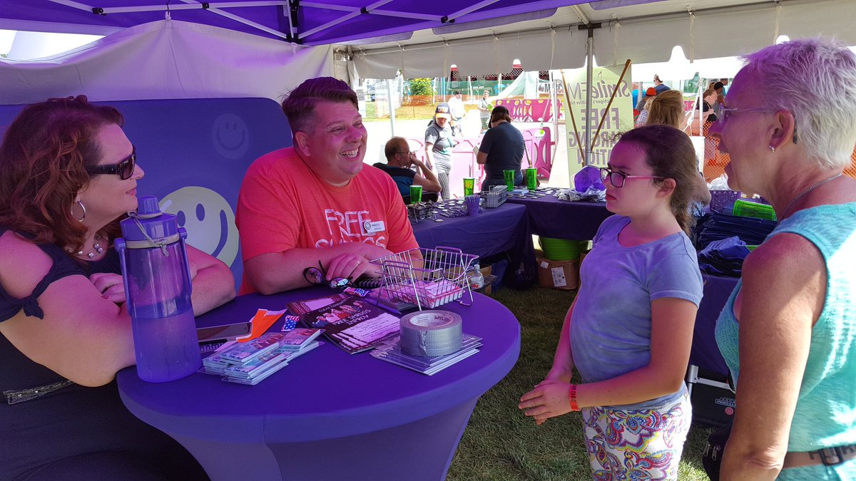 SmileFM's tweet photo. So many friends stopping by with Clean Jokes and Chicken Stories! #ucmf #imatunity #SmileFM https://t.co/tNq3mf1Vv5