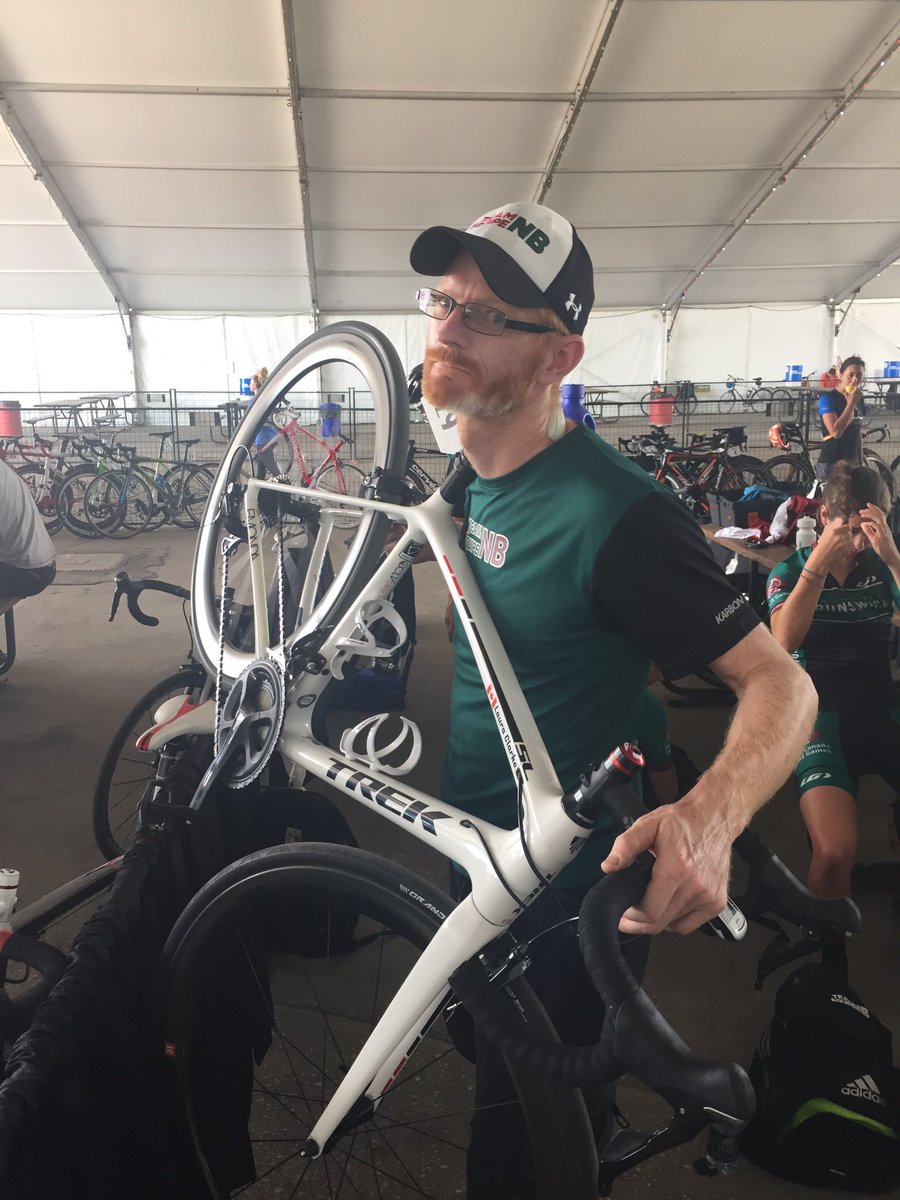 brucetothemoose's tweet image. Ladies will be up first in the criterium race ! 25 laps of NASCAR style racing on a bike @Team_EquipeNB @VeloNB #CGCycling #JCG2017