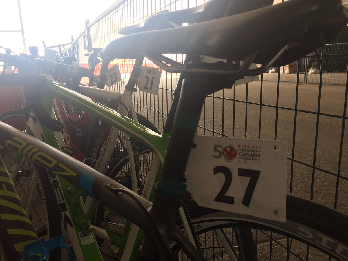 Ladies will be up first in the criterium race ! 25 laps of NASCAR style racing on a bike @Team_EquipeNB <a href="/VeloNB/">Velo NB</a> #CGCycling #JCG2017