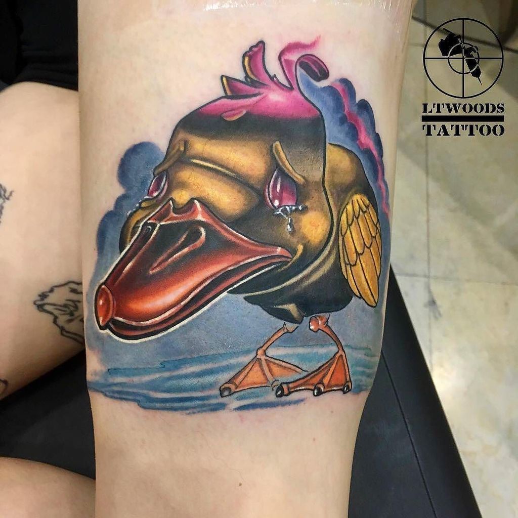 Ugly Duckling by @ltwoodsart at Self Inflicted Studios in St Louis, Missouri. #uglyduckling #duck #crying #ltwoods… ift.tt/2uB1XXR