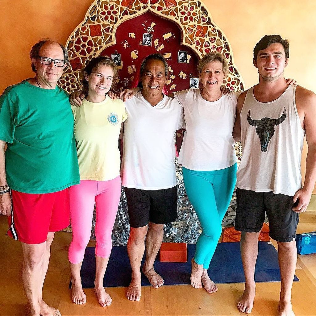 Vorhaus's tweet photo. The family that practices #yoga together is #blessed . #thankyou #rodneyyee we are #grateful @theyogashanti @yogaaโฆ https://t.co/1DYkqrK3qK https://t.co/jmTsRKzcmu