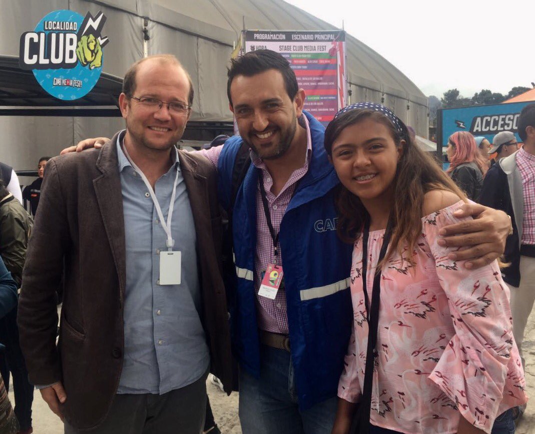carlossilva79's tweet photo. Con el gran @DanielSamperO #HolaSoyDanny en el @ClubMediaFest porque tengo #SuPutoLibro https://t.co/WoCU2IhRPS