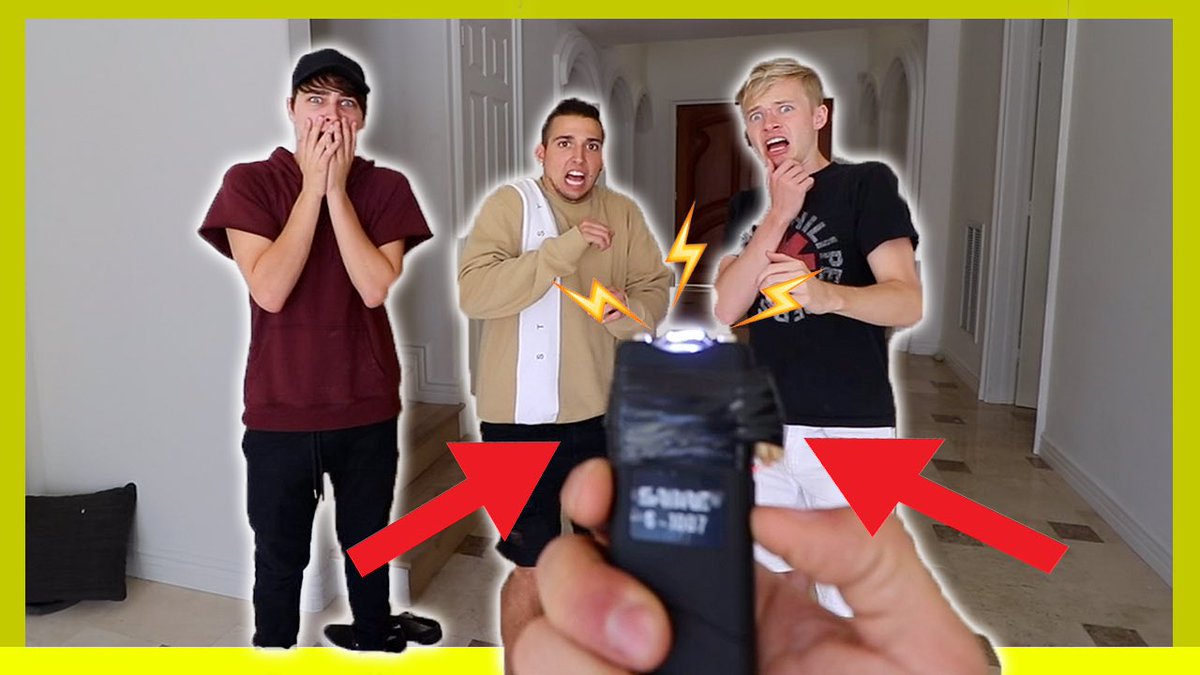 BrennenTaylor's tweet photo. Y'all know the deal RETWEET

HOT POTATO WITH A TASER!!! (STUPID IDEA) 

https://t.co/vE6mTQG6v0

Subscribe for epic daily vlogs!!! https://t.co/okXhj38TKY