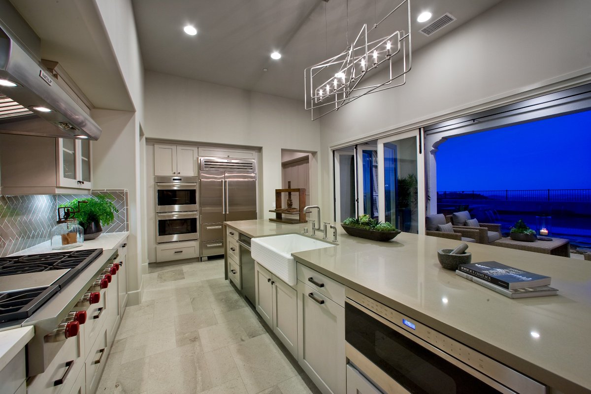 SouthernCalTM's tweet photo. Impeccable #design is on the menu… https://t.co/dSgGNjbkGo. #newkitchen #gourmetkitchen #ultimatekitchen #SoCal #realestate #agent https://t.co/JNHyOQXYfA