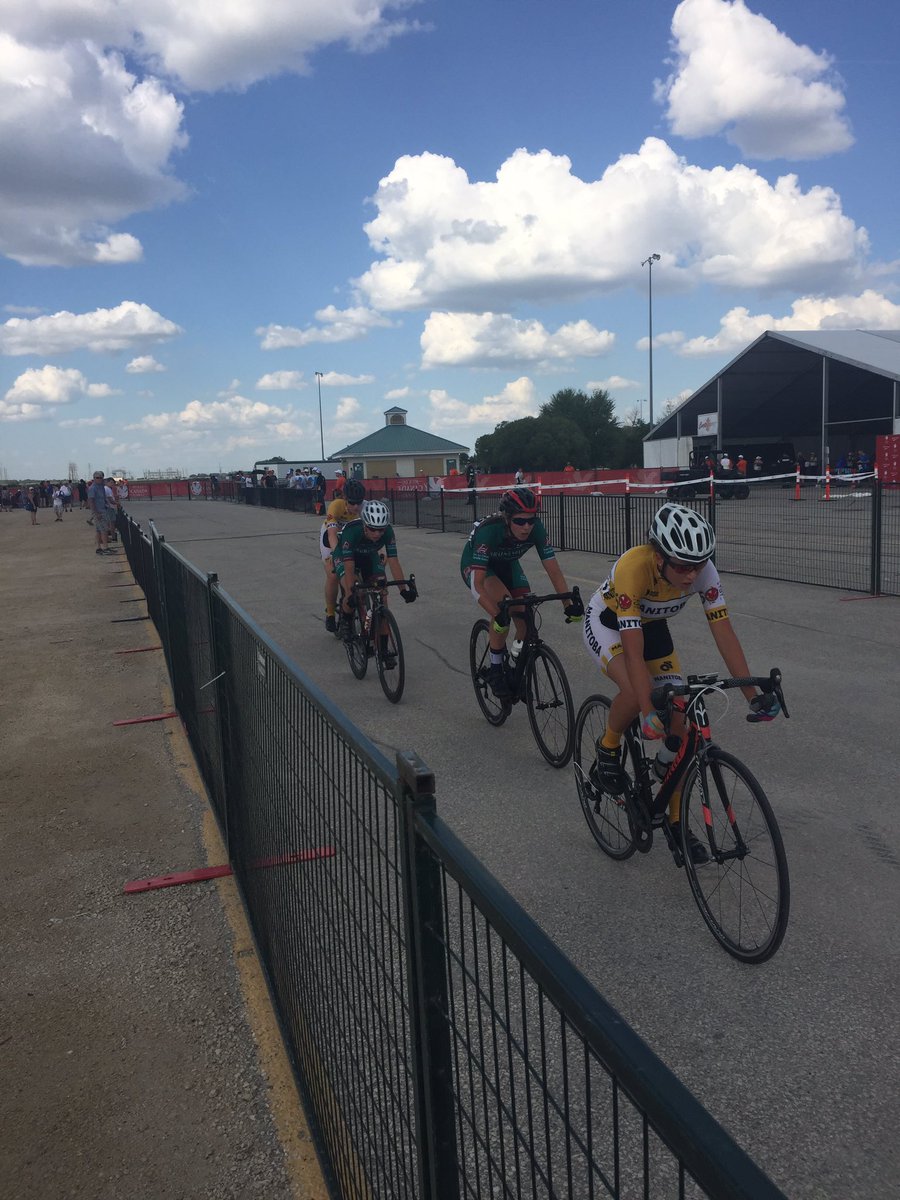 Nb and toba working together @Team_EquipeNB <a href="/VeloNB/">Velo NB</a> #CGCycling #TeamNB #JCG2017