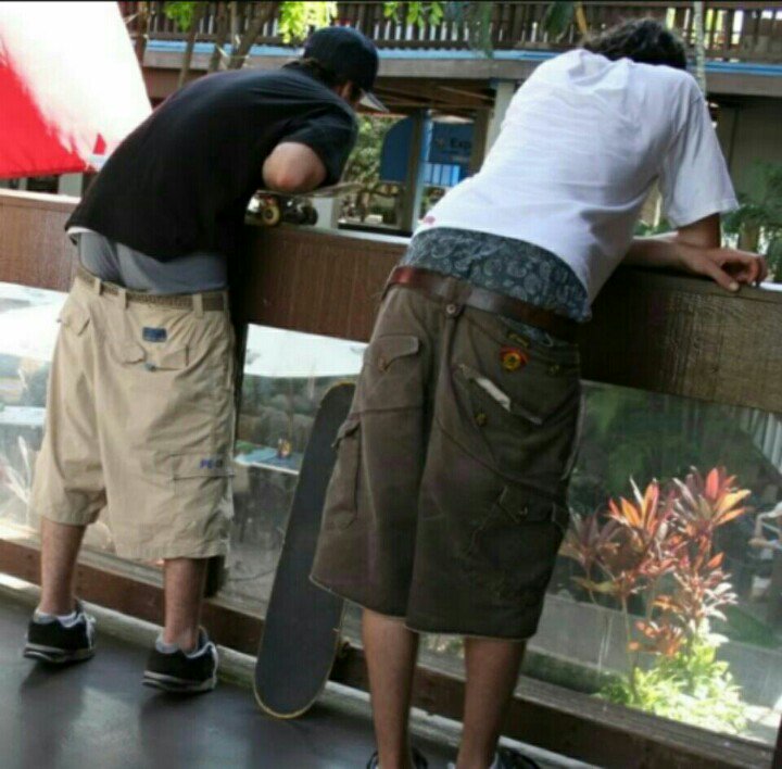 safeproducts77's tweet photo. There should be a law against this. No one wants to see your ass. Get a belt. #LivePD #LivePDFans #livepdbingo #livepdnation #getabelt https://t.co/tIOJe8KfI6