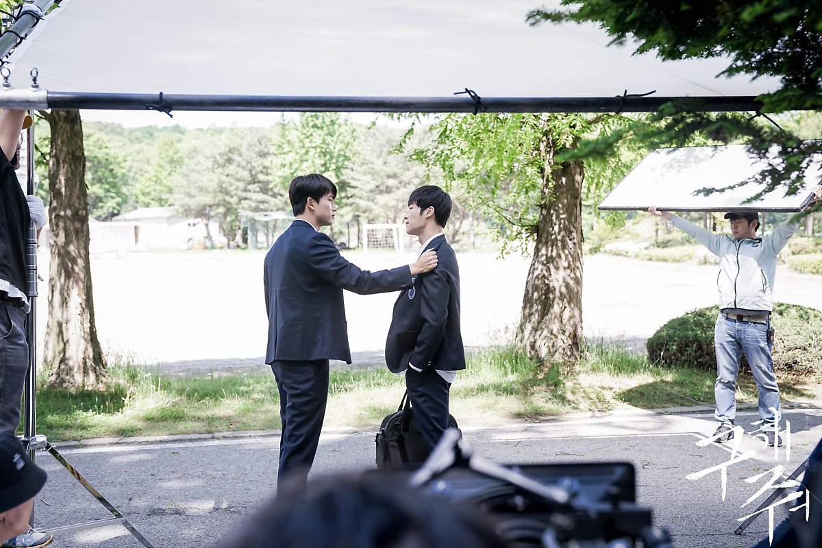 DHE4uEUUAAAYzKu.jpg:large