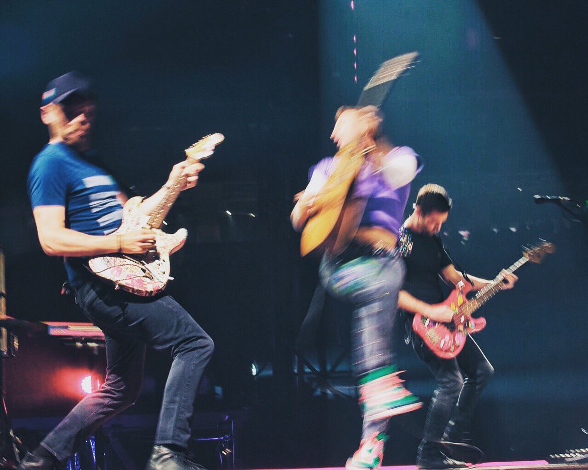 coldplay's tweet image. Cutting loose in GPAS
#ColdplayMinneapolis
R42