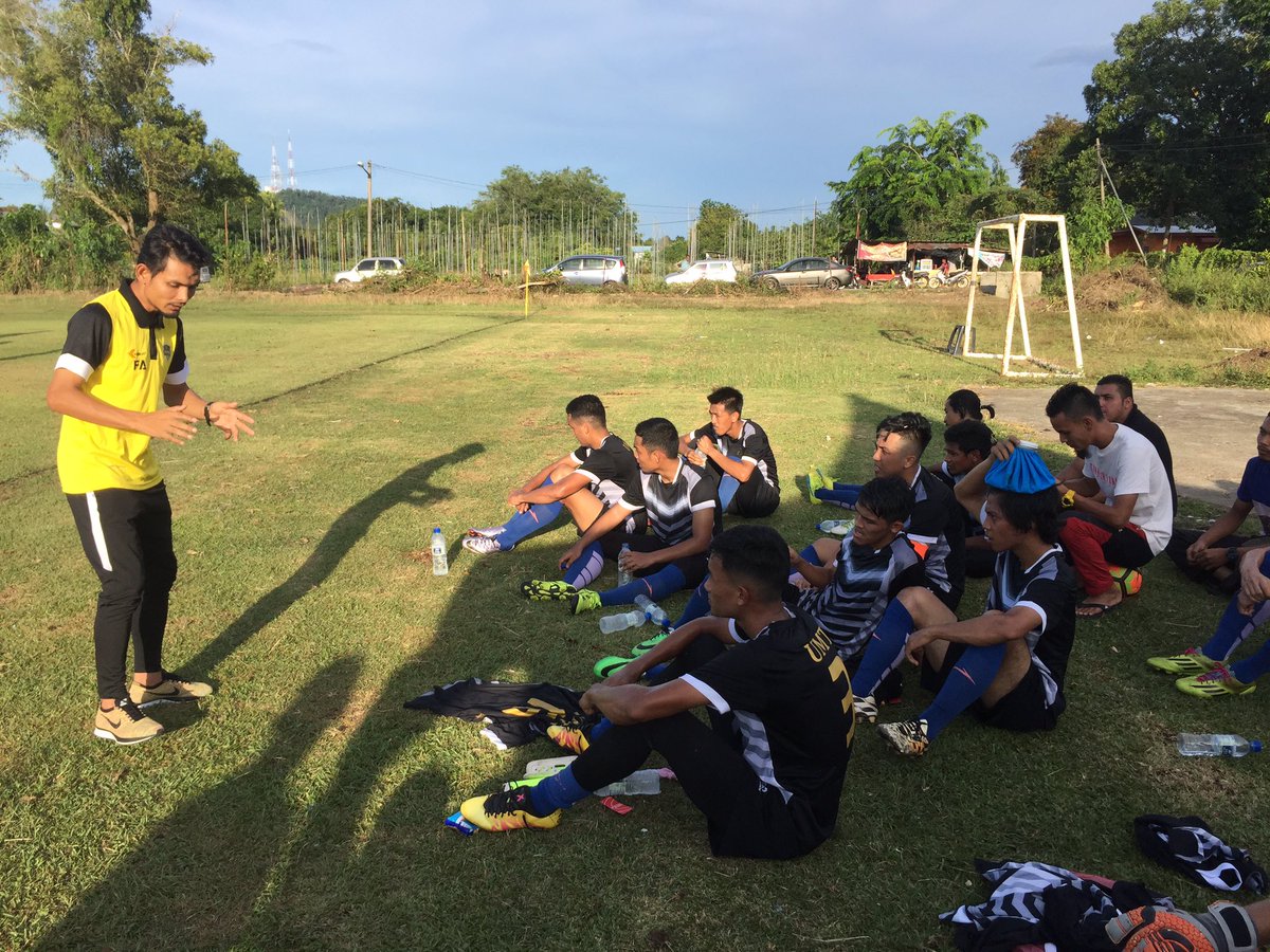 FcPemanis's tweet photo. Aksi Perlawanan Liga Super | @TALeague17 . #CNDFC vs #UMTPemanis 

https://t.co/E5ENQYMwrx

#CNDvUMT
#UMTFamous 
#SoaringUpwards https://t.co/m4EugKNDck