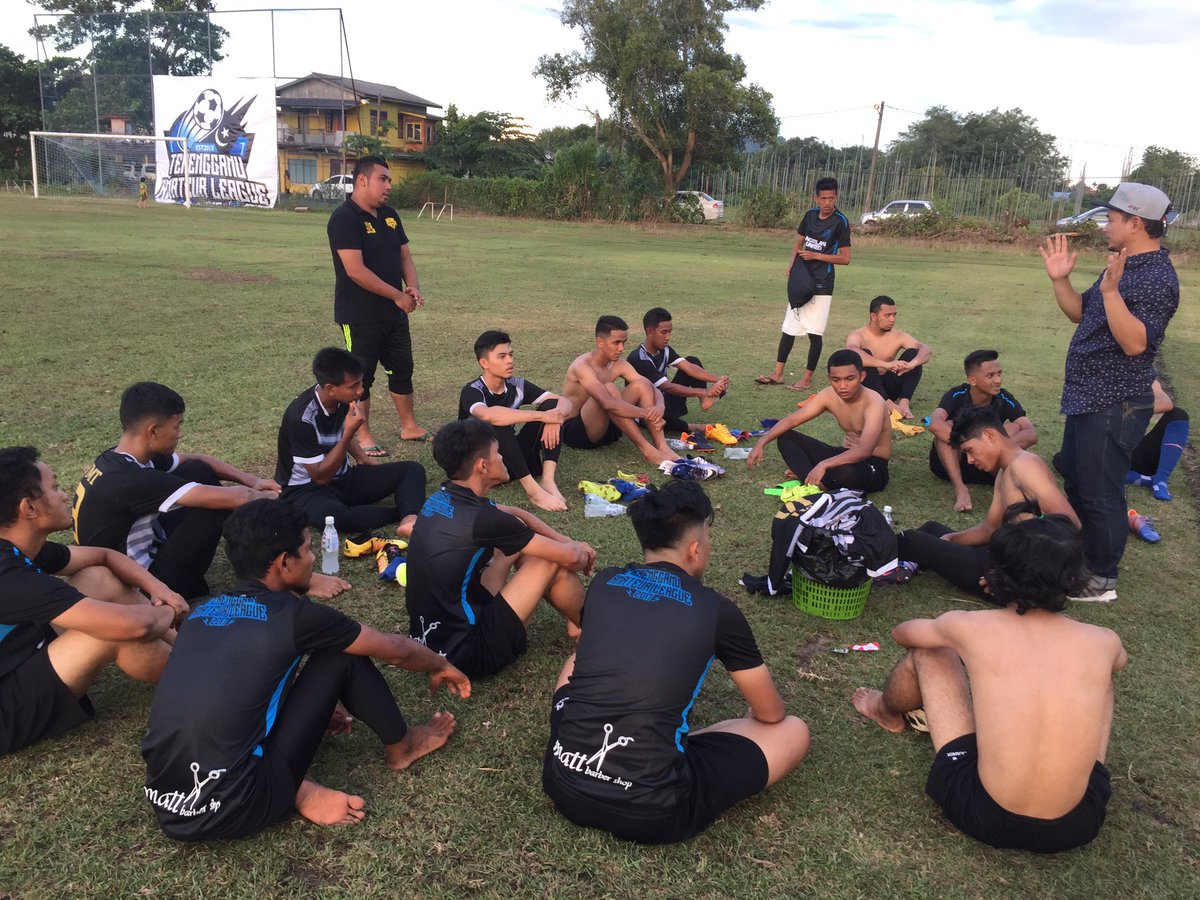 Aksi Perlawanan Liga Super | <a href="/TALeague17/">TAL18M5</a> . #CNDFC vs #UMTPemanis 

facebook.com/UMTFC/posts/67…

#CNDvUMT
#UMTFamous 
#SoaringUpwards