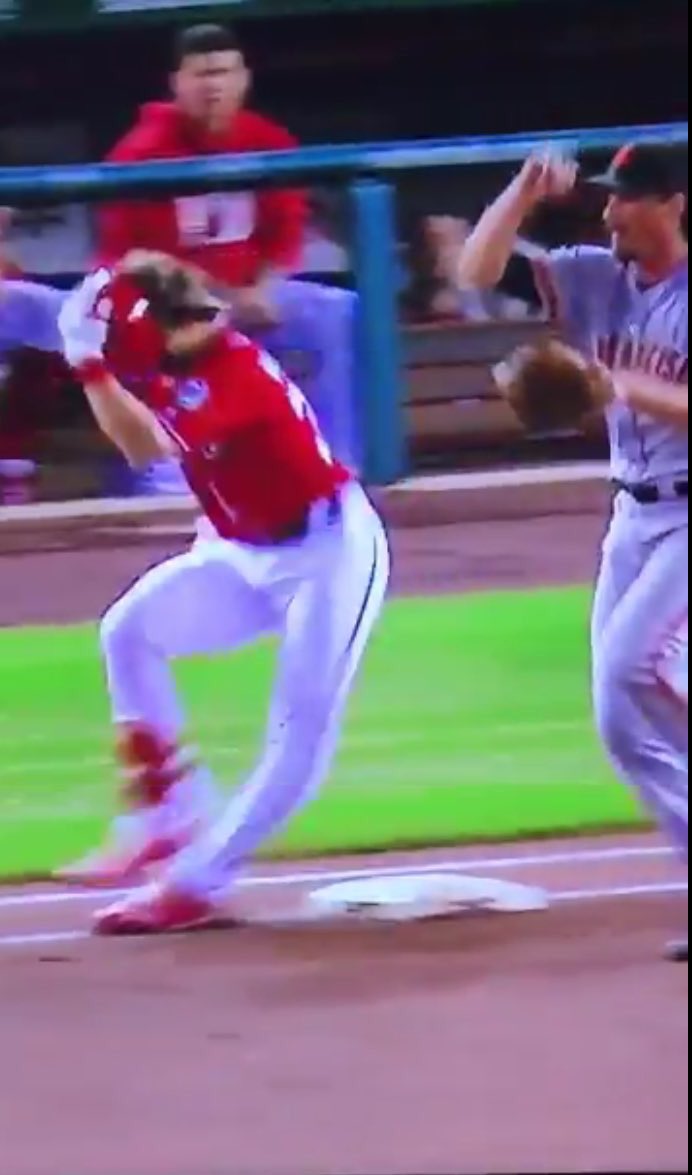 MikeLowry_'s tweet image. Smooth criminal